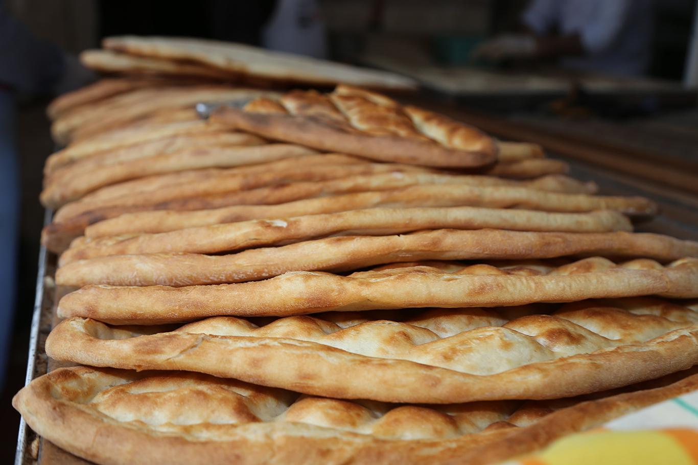 Fırıncılar, salgın nedeniyle ekmek üretiminde hijyene daha çok önem vermeye başladı